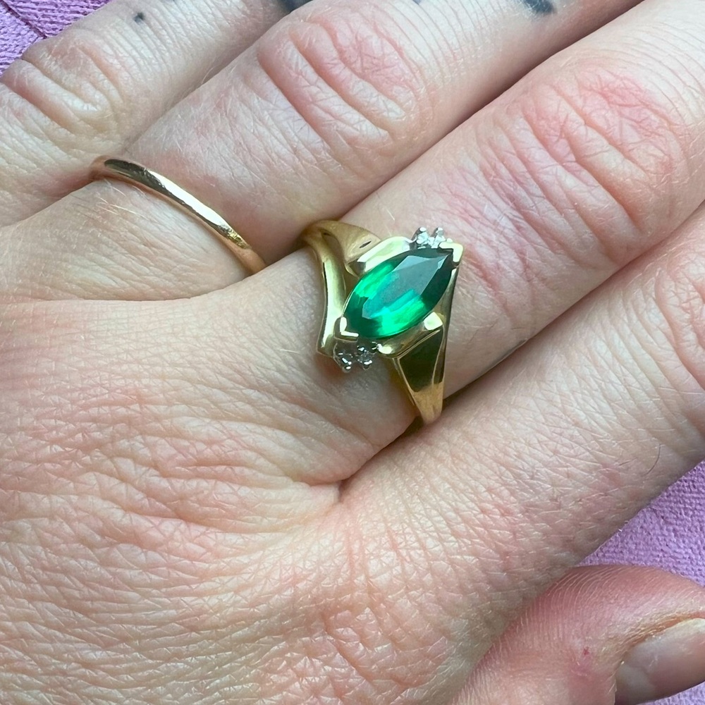 10k Gold Ring with Emerald Stone and Diamonds